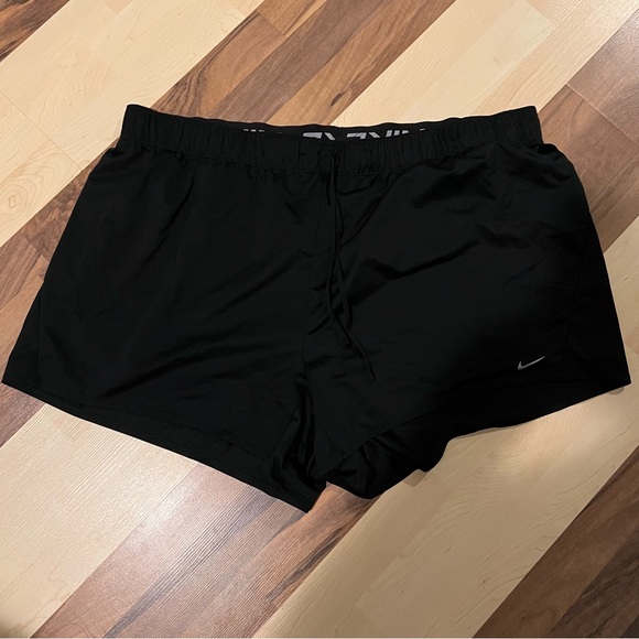 Nike Dri Fit Shorts - Picture 2 of 4